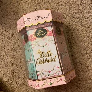 Too faced - le belle carousel - unused -new in box